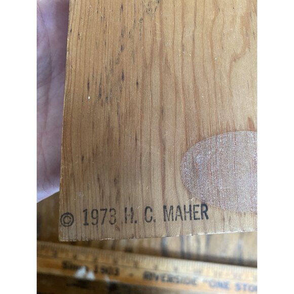 Vintage 1973 H.C. Maher Hand Painted Wood Wall Plaque "Grant Me Patience Lord Bu - Picture 6 of 6